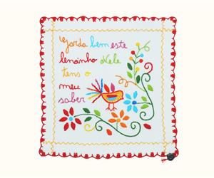 Lenço dos Namorados bordado Vila Verde S