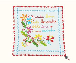 Lenço dos Namorados bordado - S