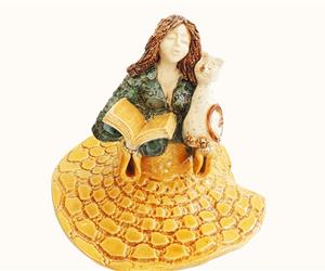 Escultura Menina "Menina Leitora"